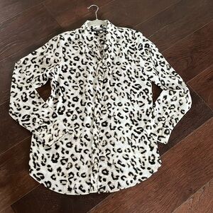 Banana Republic animal print blouse size Tall medium